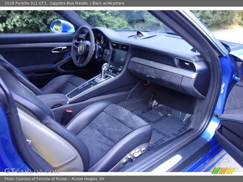 Dashboard of 2018 911 GT3