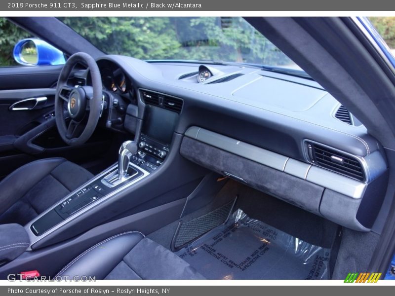 Dashboard of 2018 911 GT3