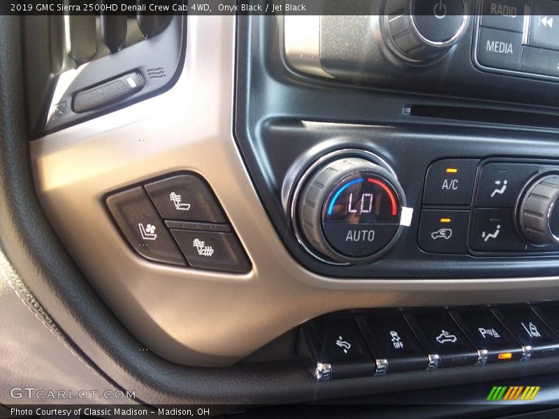 Controls of 2019 Sierra 2500HD Denali Crew Cab 4WD