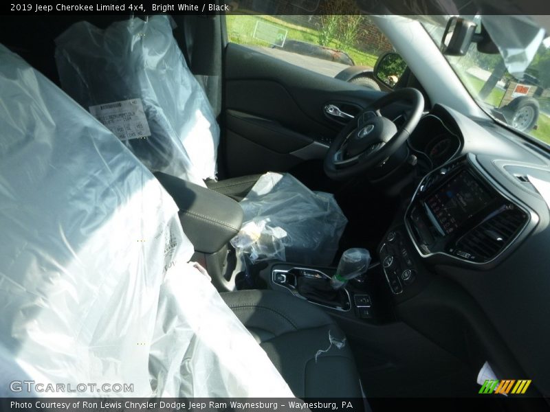 Bright White / Black 2019 Jeep Cherokee Limited 4x4