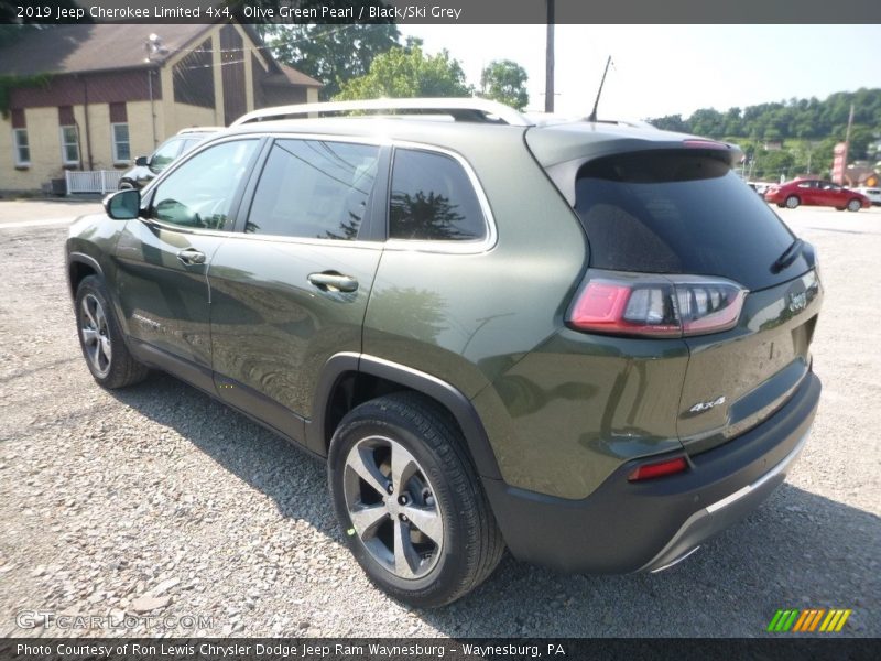 Olive Green Pearl / Black/Ski Grey 2019 Jeep Cherokee Limited 4x4