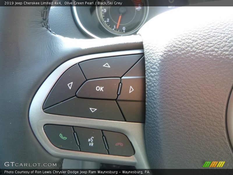 Olive Green Pearl / Black/Ski Grey 2019 Jeep Cherokee Limited 4x4