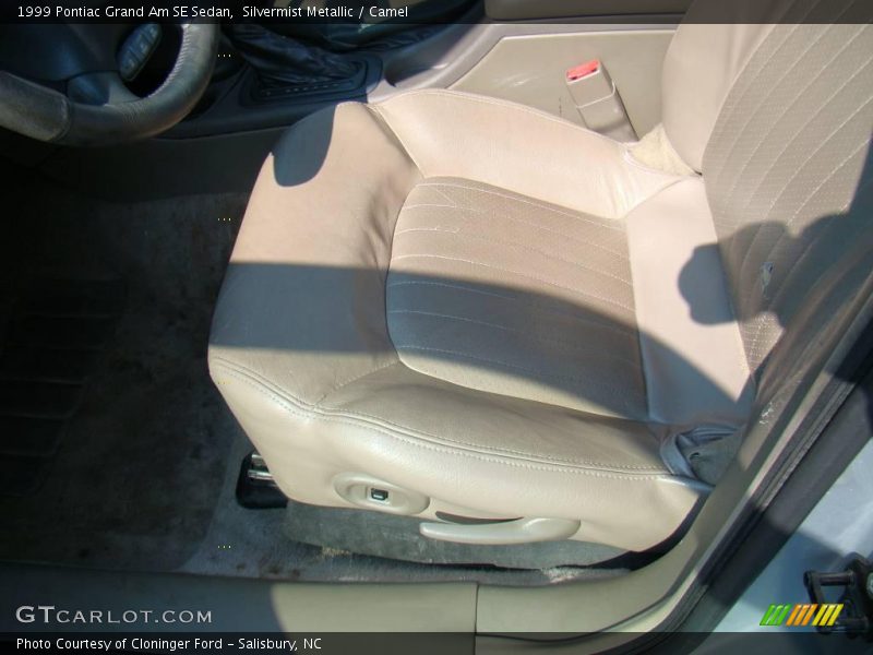 Silvermist Metallic / Camel 1999 Pontiac Grand Am SE Sedan