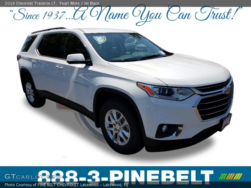 Pearl White / Jet Black 2019 Chevrolet Traverse LT