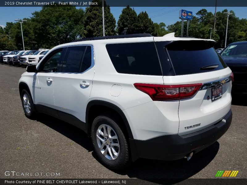 Pearl White / Jet Black 2019 Chevrolet Traverse LT