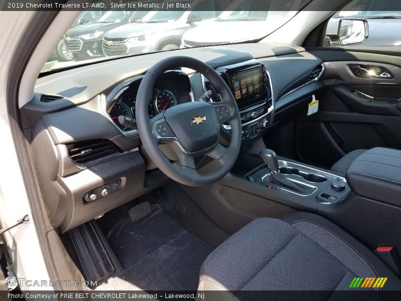 Silver Ice Metallic / Jet Black 2019 Chevrolet Traverse LT AWD
