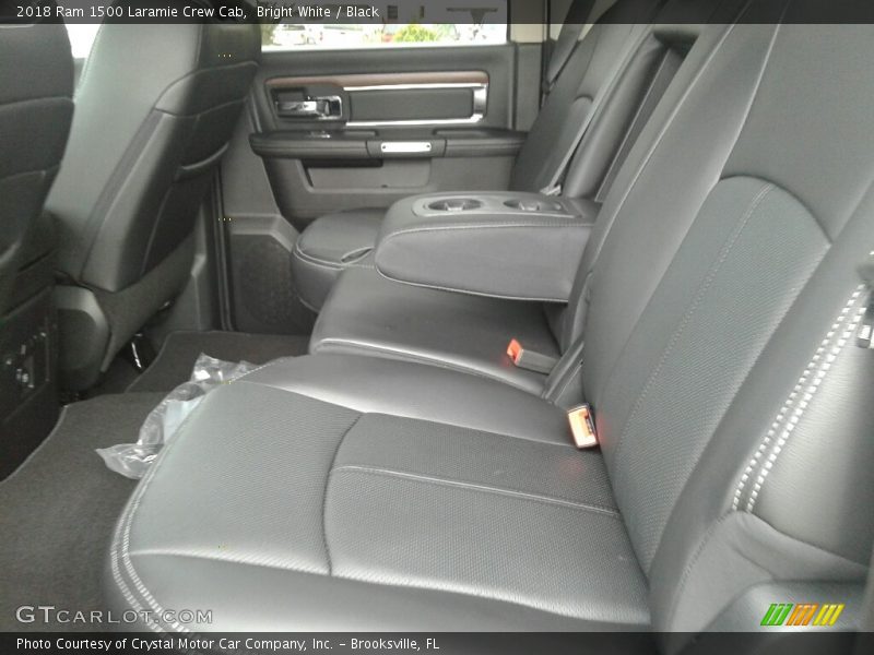 Bright White / Black 2018 Ram 1500 Laramie Crew Cab