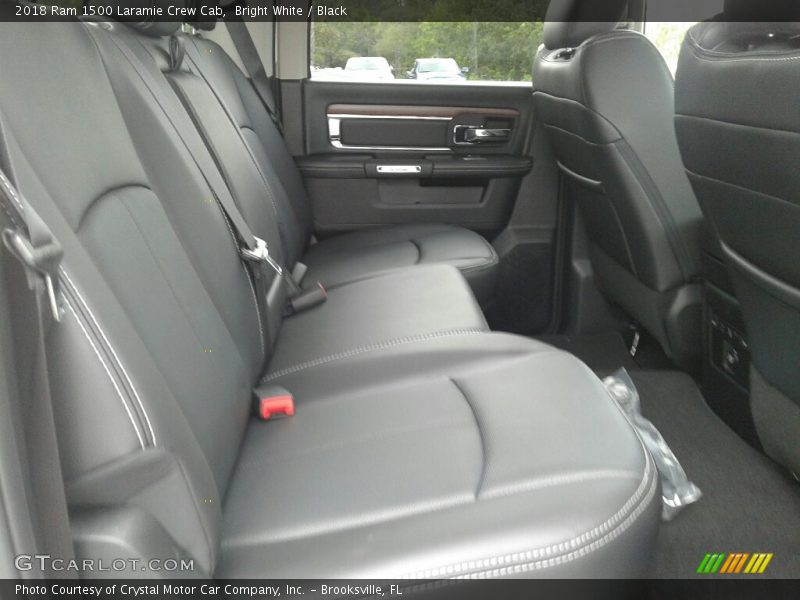 Bright White / Black 2018 Ram 1500 Laramie Crew Cab