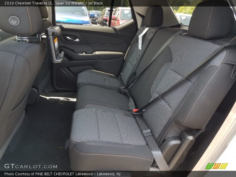 Silver Ice Metallic / Jet Black 2019 Chevrolet Traverse LS