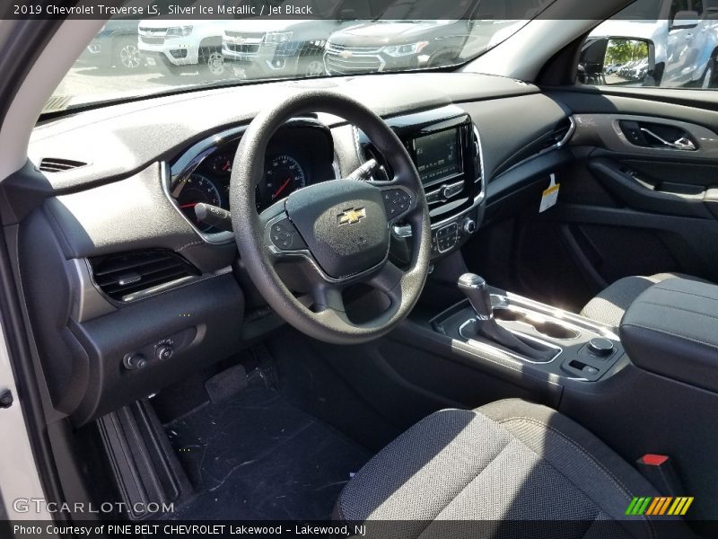 Silver Ice Metallic / Jet Black 2019 Chevrolet Traverse LS