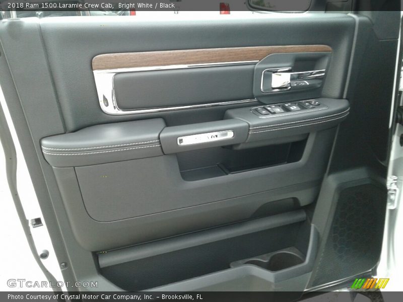 Bright White / Black 2018 Ram 1500 Laramie Crew Cab
