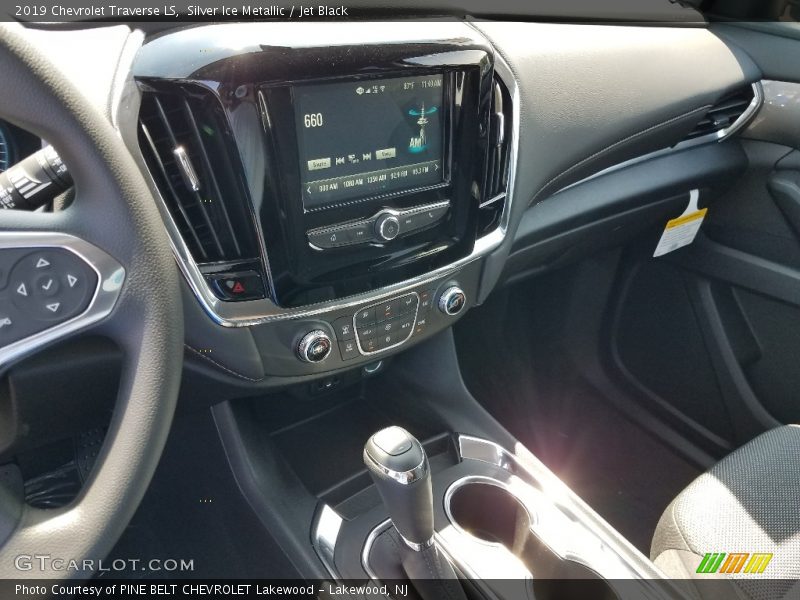 Silver Ice Metallic / Jet Black 2019 Chevrolet Traverse LS