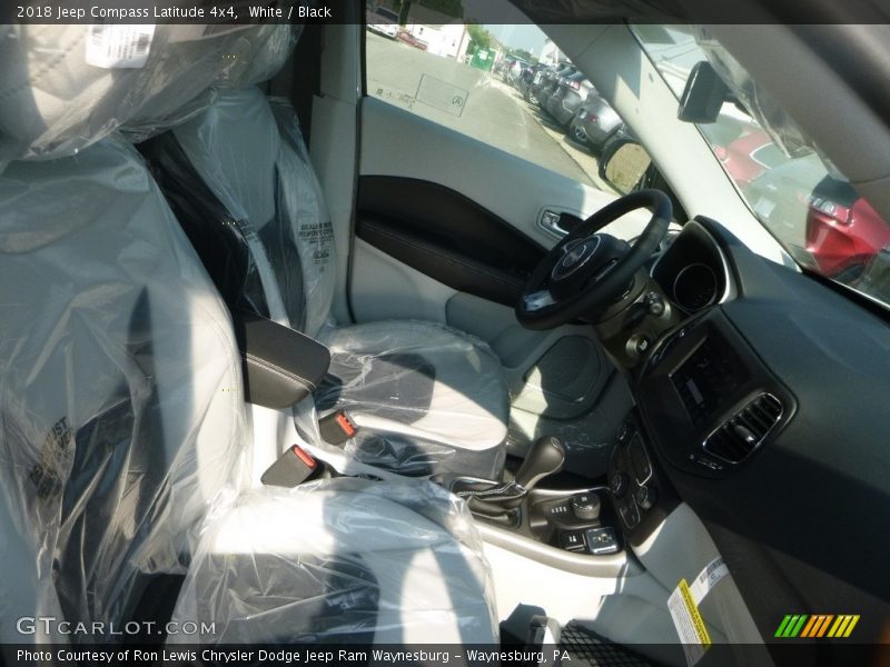 White / Black 2018 Jeep Compass Latitude 4x4