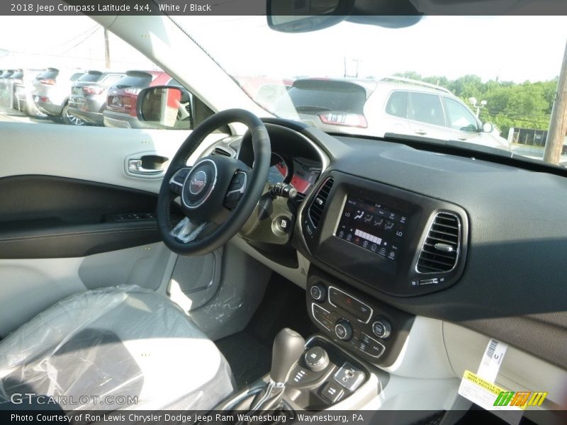 White / Black 2018 Jeep Compass Latitude 4x4