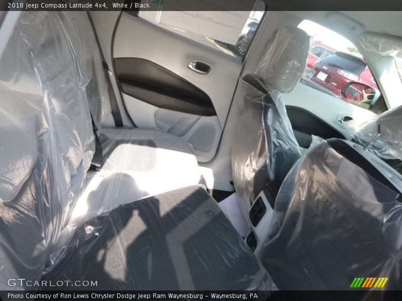 White / Black 2018 Jeep Compass Latitude 4x4