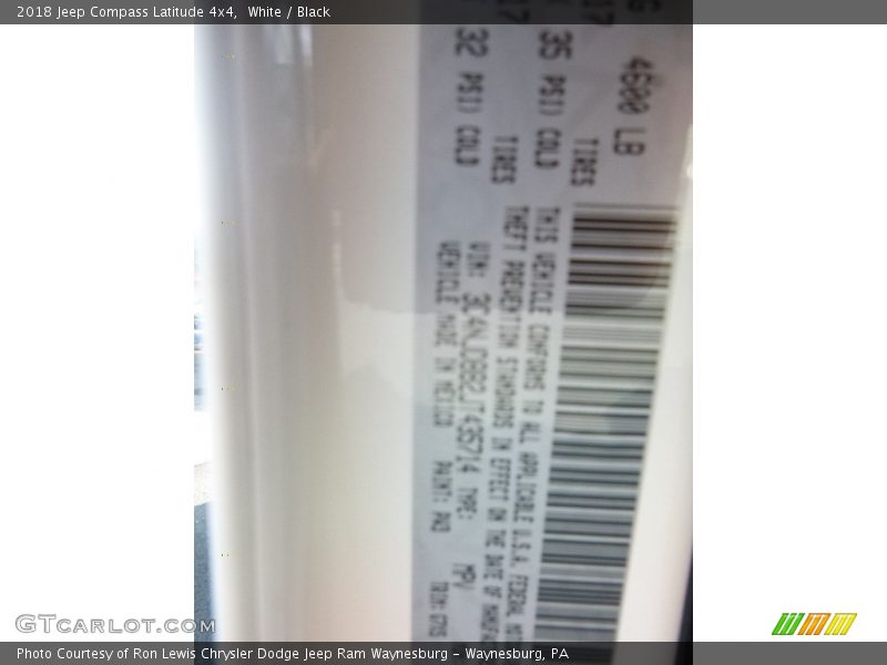 White / Black 2018 Jeep Compass Latitude 4x4