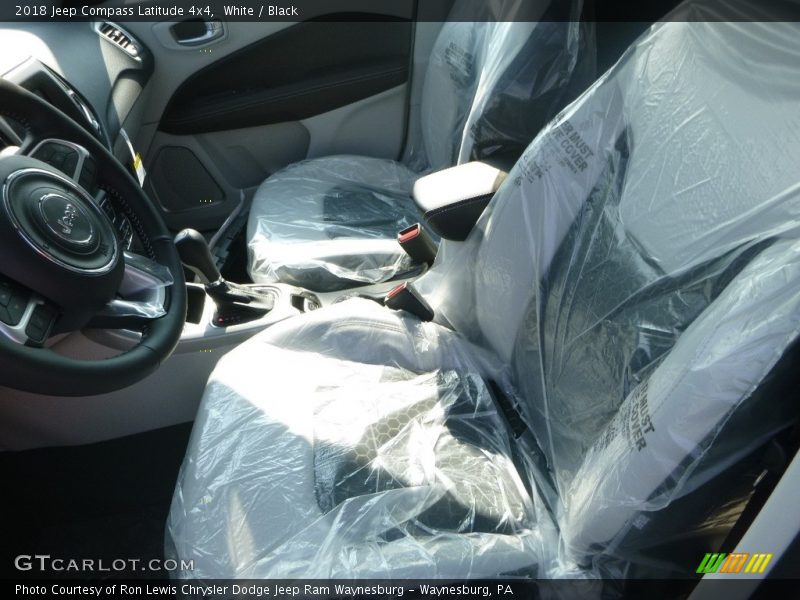 White / Black 2018 Jeep Compass Latitude 4x4