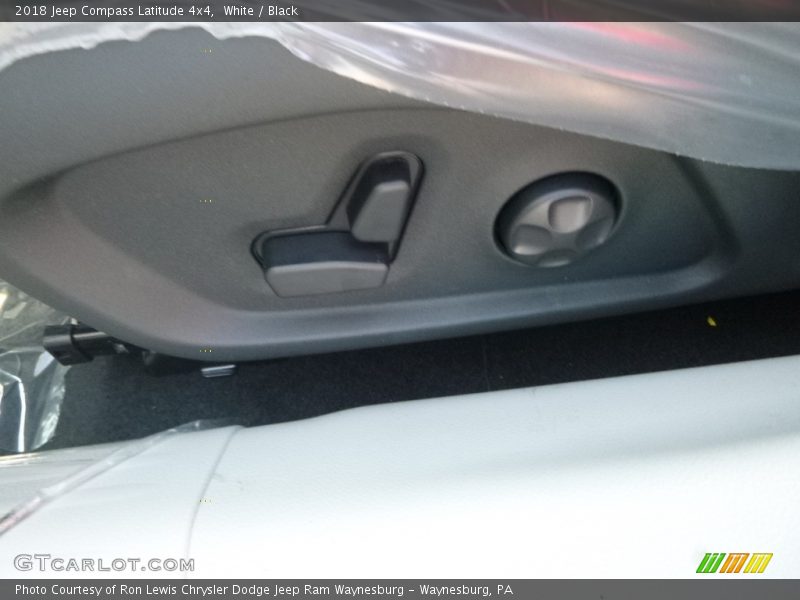 White / Black 2018 Jeep Compass Latitude 4x4