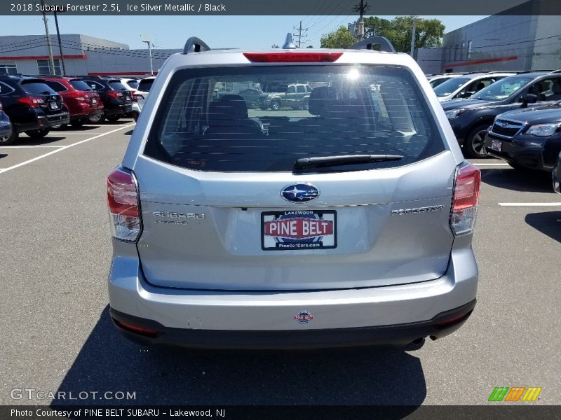 Ice Silver Metallic / Black 2018 Subaru Forester 2.5i