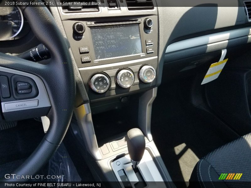 Ice Silver Metallic / Black 2018 Subaru Forester 2.5i