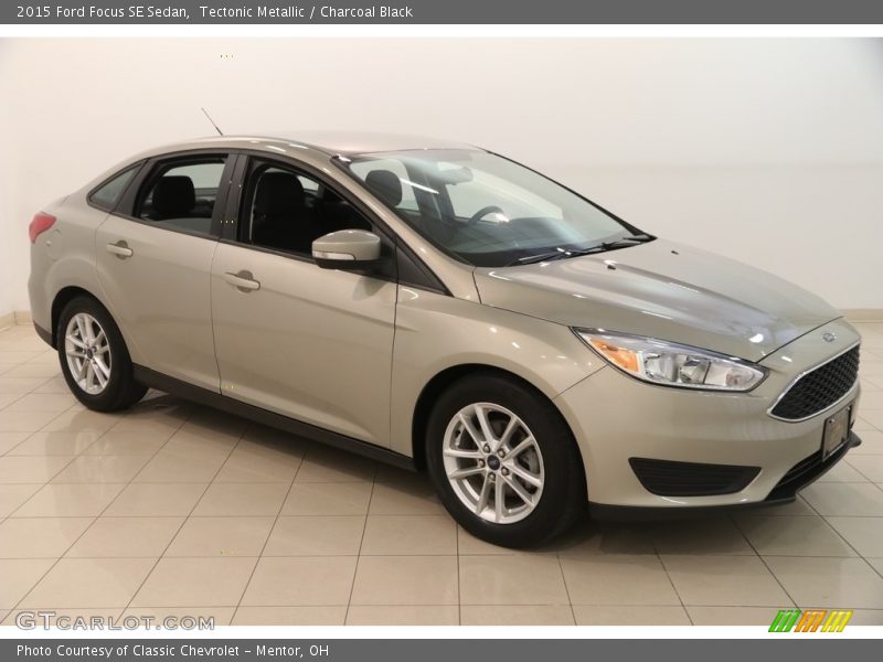 Tectonic Metallic / Charcoal Black 2015 Ford Focus SE Sedan