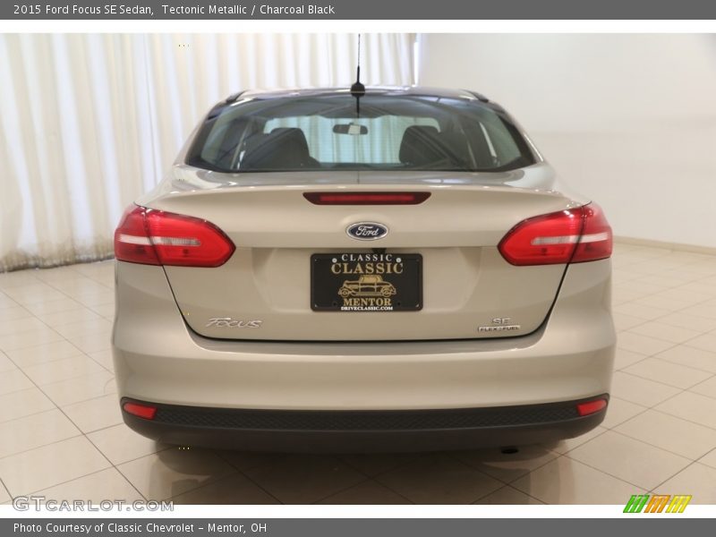 Tectonic Metallic / Charcoal Black 2015 Ford Focus SE Sedan