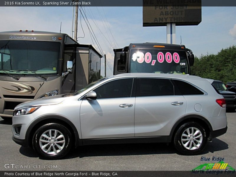 Sparkling Silver / Satin Black 2016 Kia Sorento LX