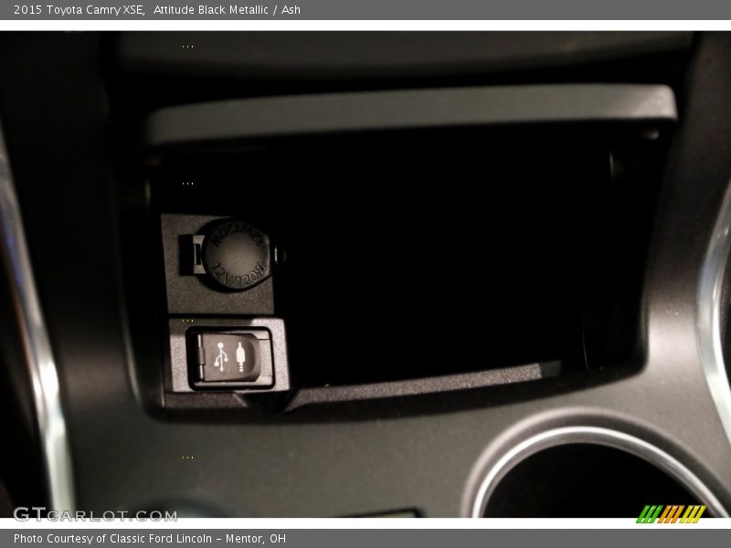 Attitude Black Metallic / Ash 2015 Toyota Camry XSE