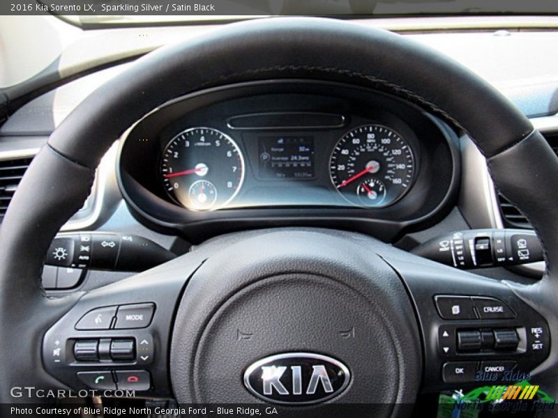 Sparkling Silver / Satin Black 2016 Kia Sorento LX