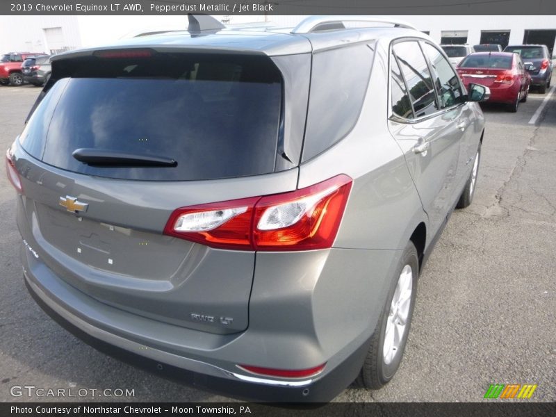 Pepperdust Metallic / Jet Black 2019 Chevrolet Equinox LT AWD