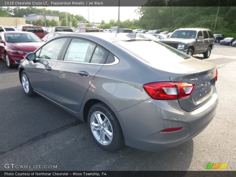 Pepperdust Metallic / Jet Black 2018 Chevrolet Cruze LT