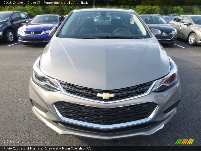 Pepperdust Metallic / Jet Black 2018 Chevrolet Cruze LT