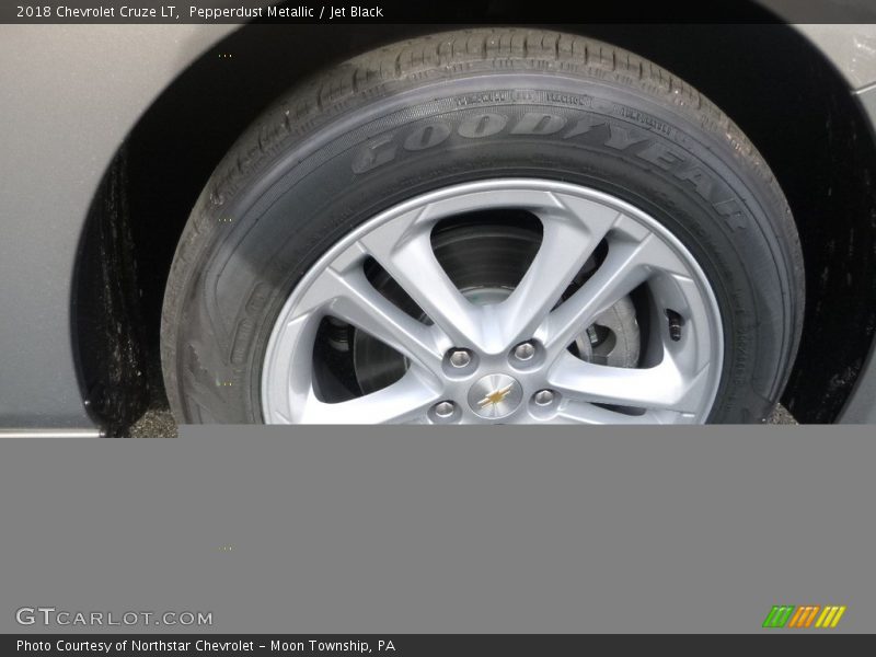 Pepperdust Metallic / Jet Black 2018 Chevrolet Cruze LT