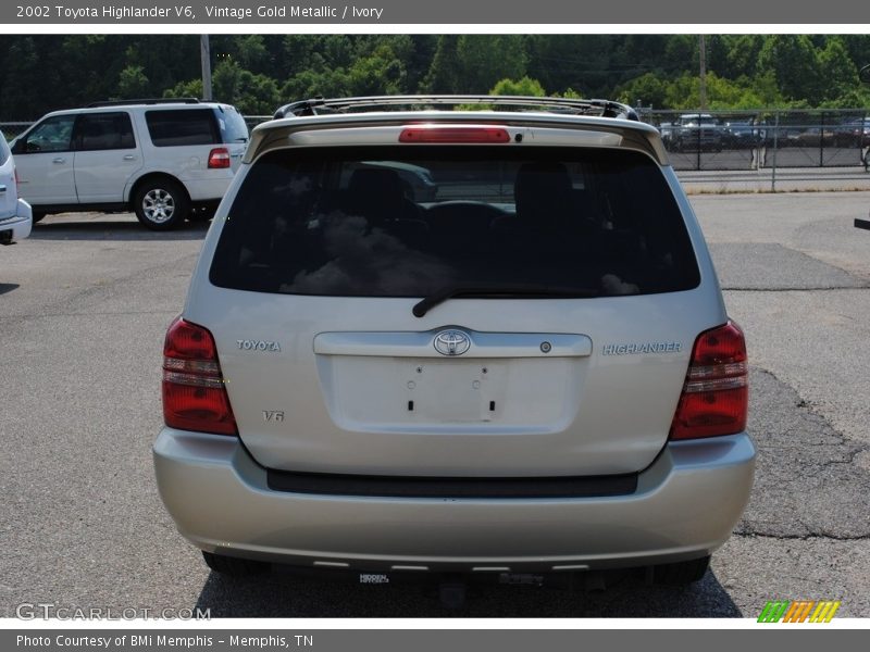 Vintage Gold Metallic / Ivory 2002 Toyota Highlander V6