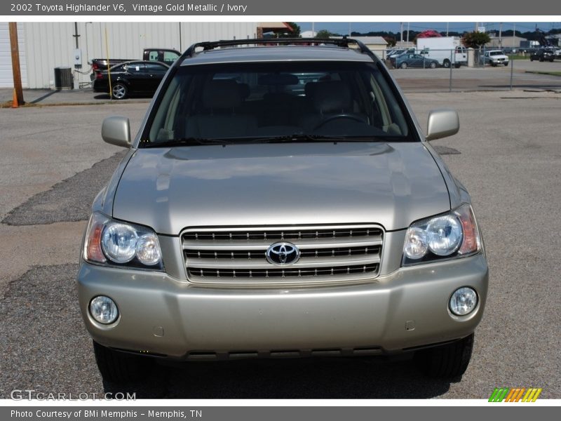 Vintage Gold Metallic / Ivory 2002 Toyota Highlander V6