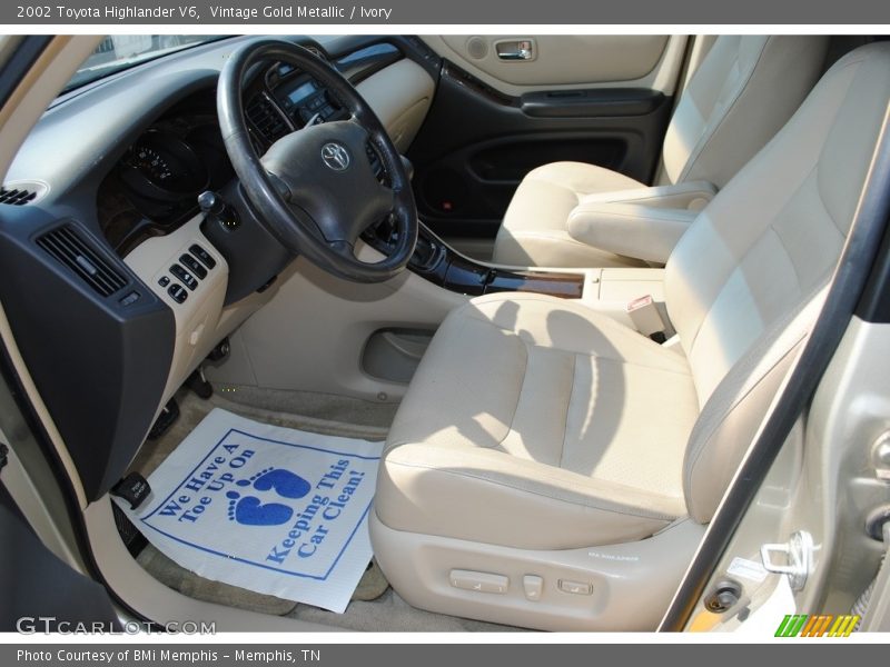 Vintage Gold Metallic / Ivory 2002 Toyota Highlander V6