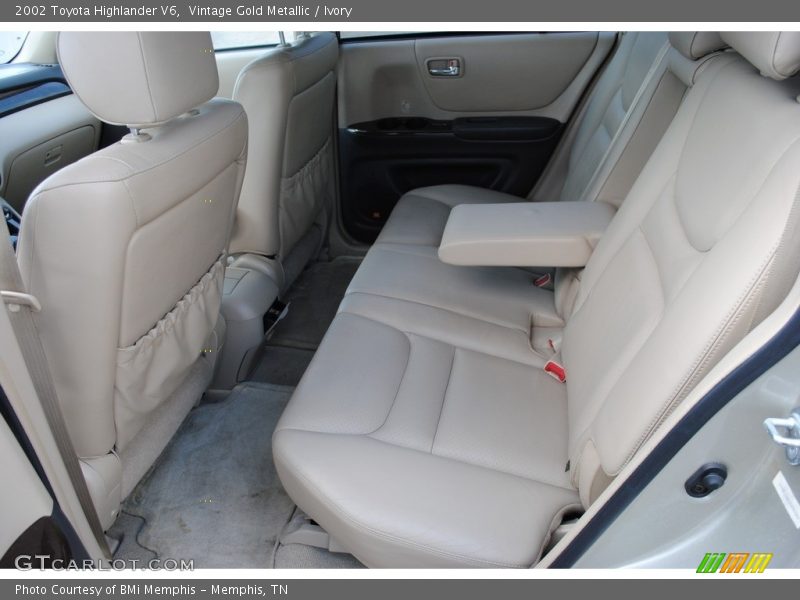 Vintage Gold Metallic / Ivory 2002 Toyota Highlander V6