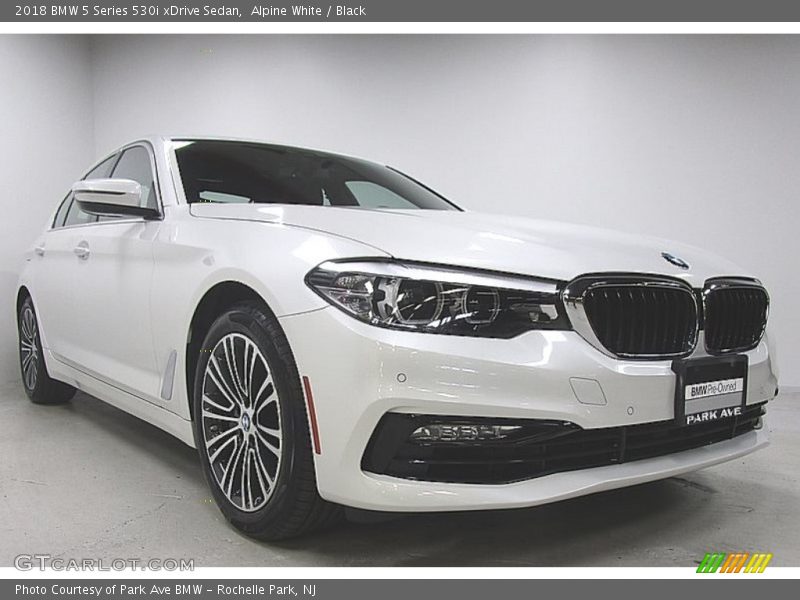 Alpine White / Black 2018 BMW 5 Series 530i xDrive Sedan