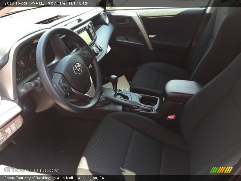 Ruby Flare Pearl / Black 2018 Toyota RAV4 LE