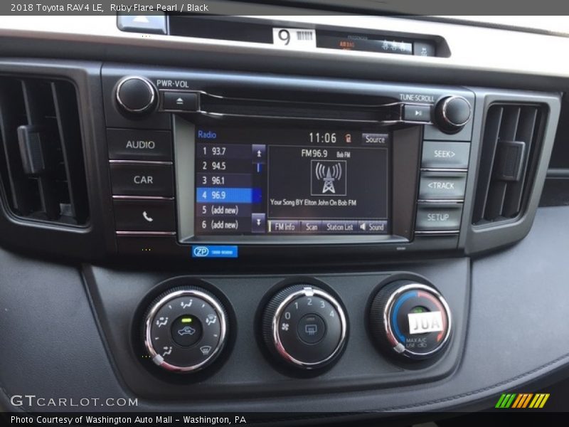 Ruby Flare Pearl / Black 2018 Toyota RAV4 LE