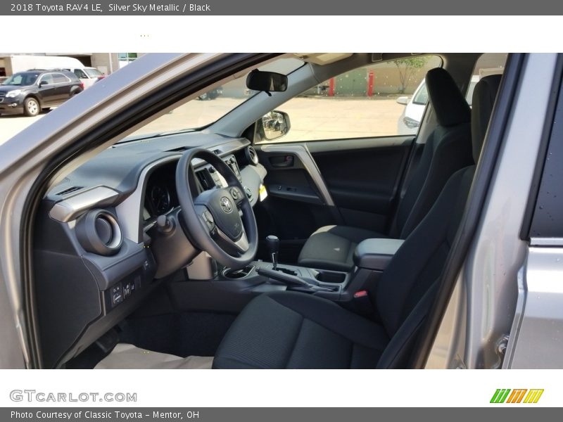 Silver Sky Metallic / Black 2018 Toyota RAV4 LE