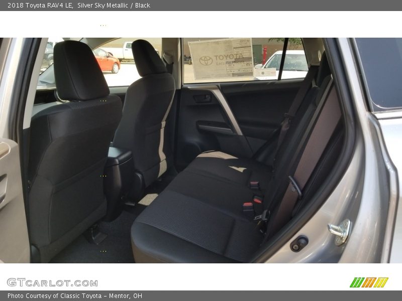 Silver Sky Metallic / Black 2018 Toyota RAV4 LE