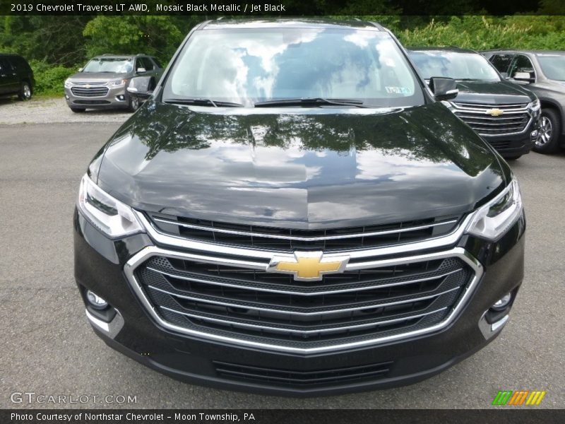 Mosaic Black Metallic / Jet Black 2019 Chevrolet Traverse LT AWD