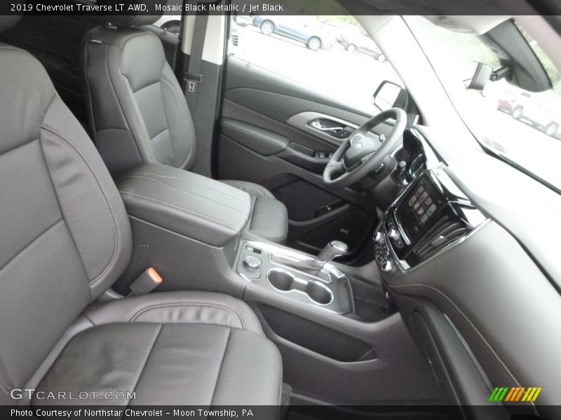 Mosaic Black Metallic / Jet Black 2019 Chevrolet Traverse LT AWD