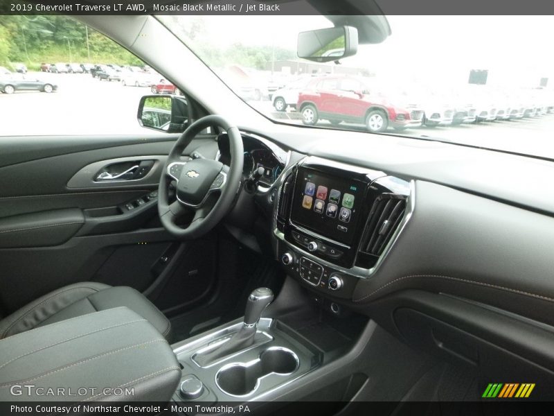 Mosaic Black Metallic / Jet Black 2019 Chevrolet Traverse LT AWD