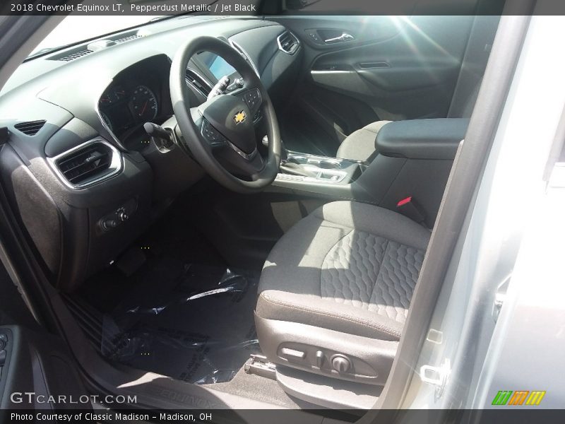Pepperdust Metallic / Jet Black 2018 Chevrolet Equinox LT