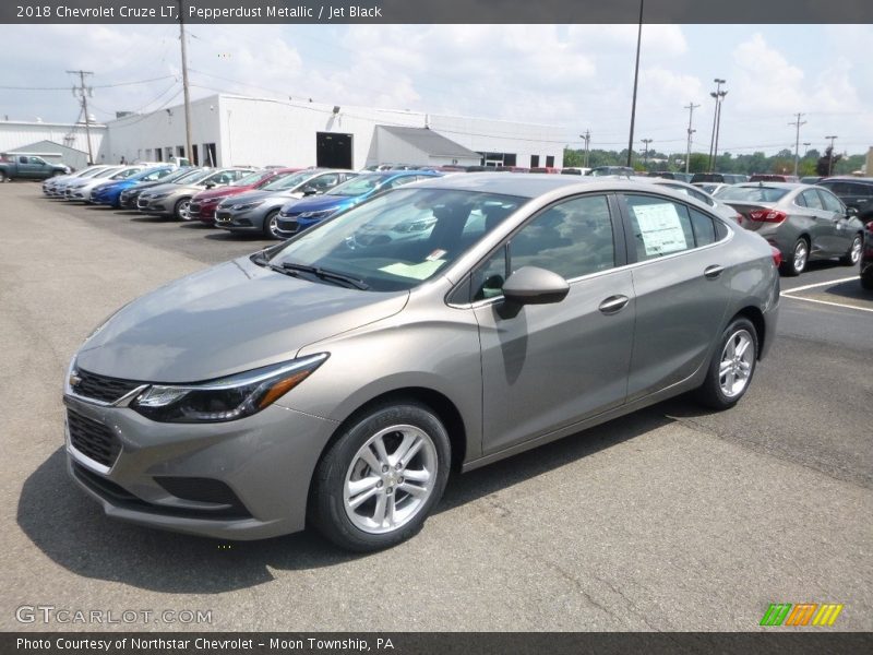 Pepperdust Metallic / Jet Black 2018 Chevrolet Cruze LT