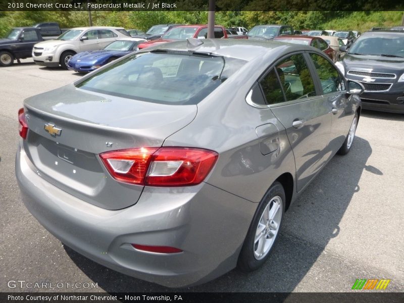 Pepperdust Metallic / Jet Black 2018 Chevrolet Cruze LT