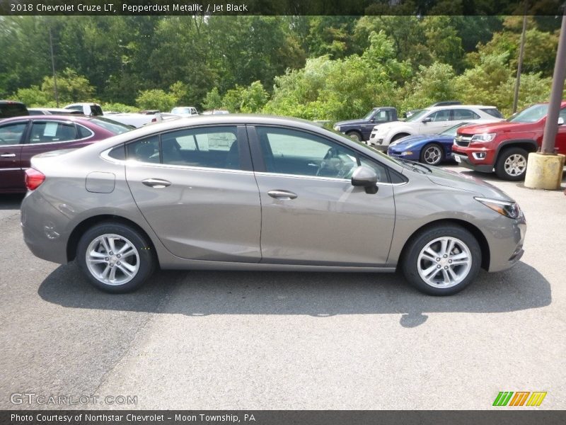 Pepperdust Metallic / Jet Black 2018 Chevrolet Cruze LT