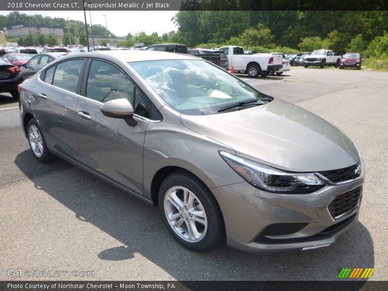 Pepperdust Metallic / Jet Black 2018 Chevrolet Cruze LT